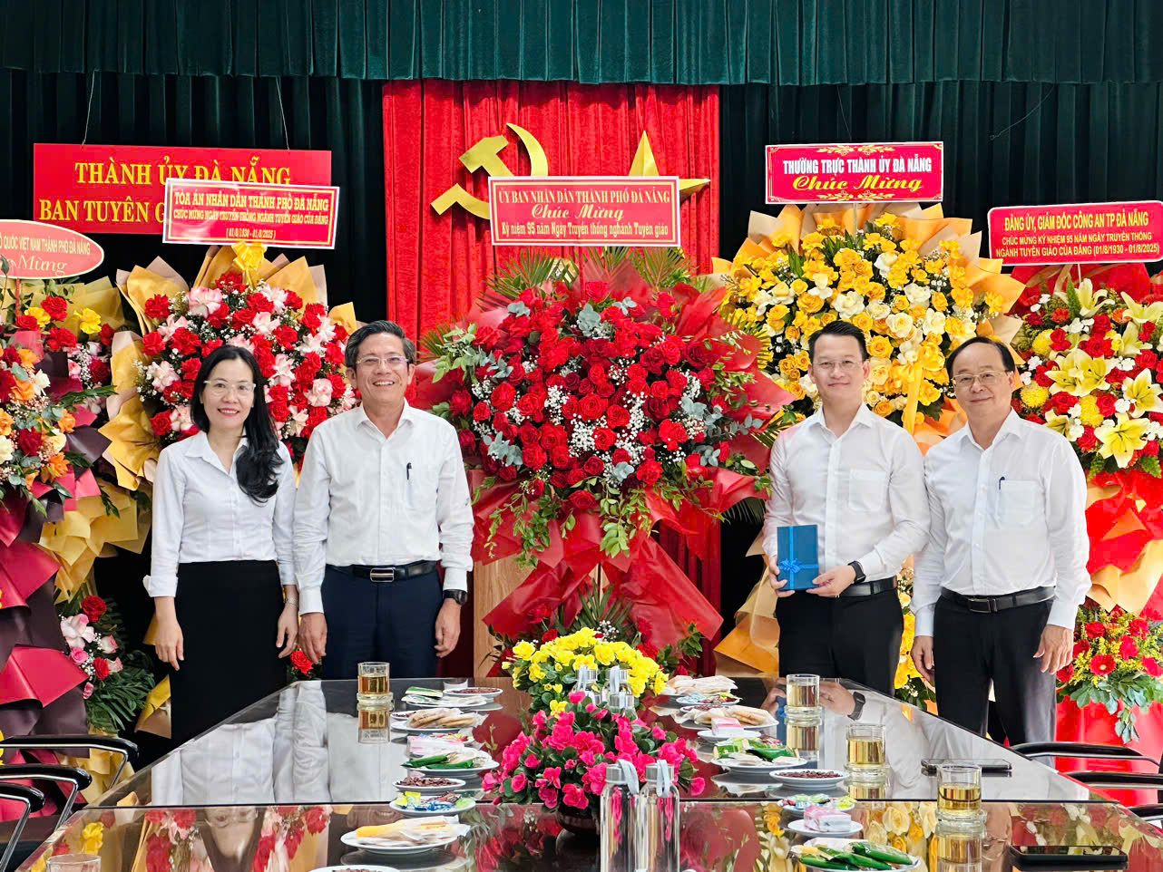 Phó Chủ tịch UBND thành phố Trần Nam Hưng chúc mừng 95 năm Ngày truyền thống ngành Tuyên giáo