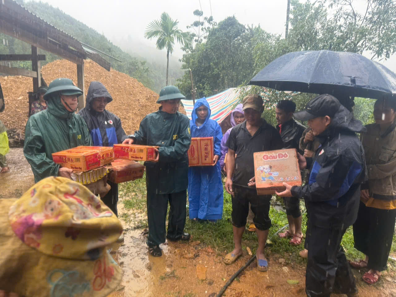 Xã Trà Tân: Thôn Ngọc Giác, Ngọc Tu bị chia cắt, nhiều hộ dân mất nhà cửa