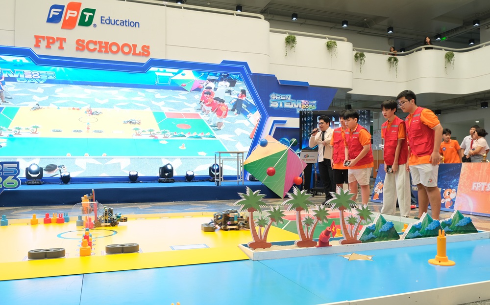 Gần 6.000 học sinh, phụ huynh và giáo viên trải nghiệm STEM,  robotics và AI