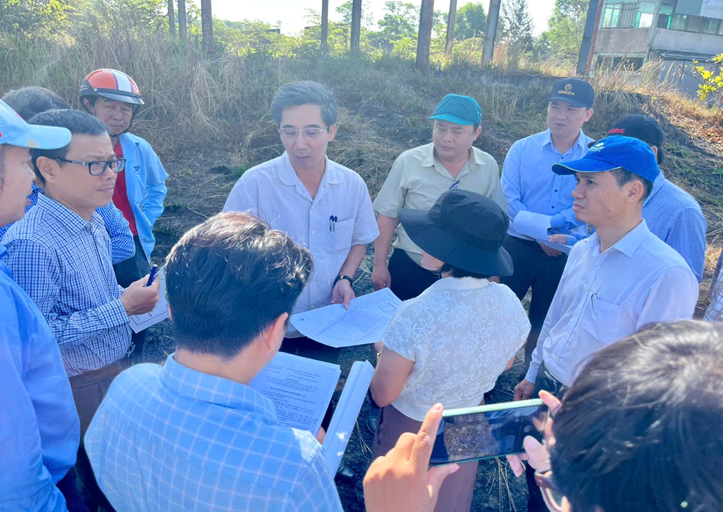Phó Chủ tịch UBND thành phố Trần Chí Cường kiểm tra thực địa dự án Khu công nghiệp Điện Tiến