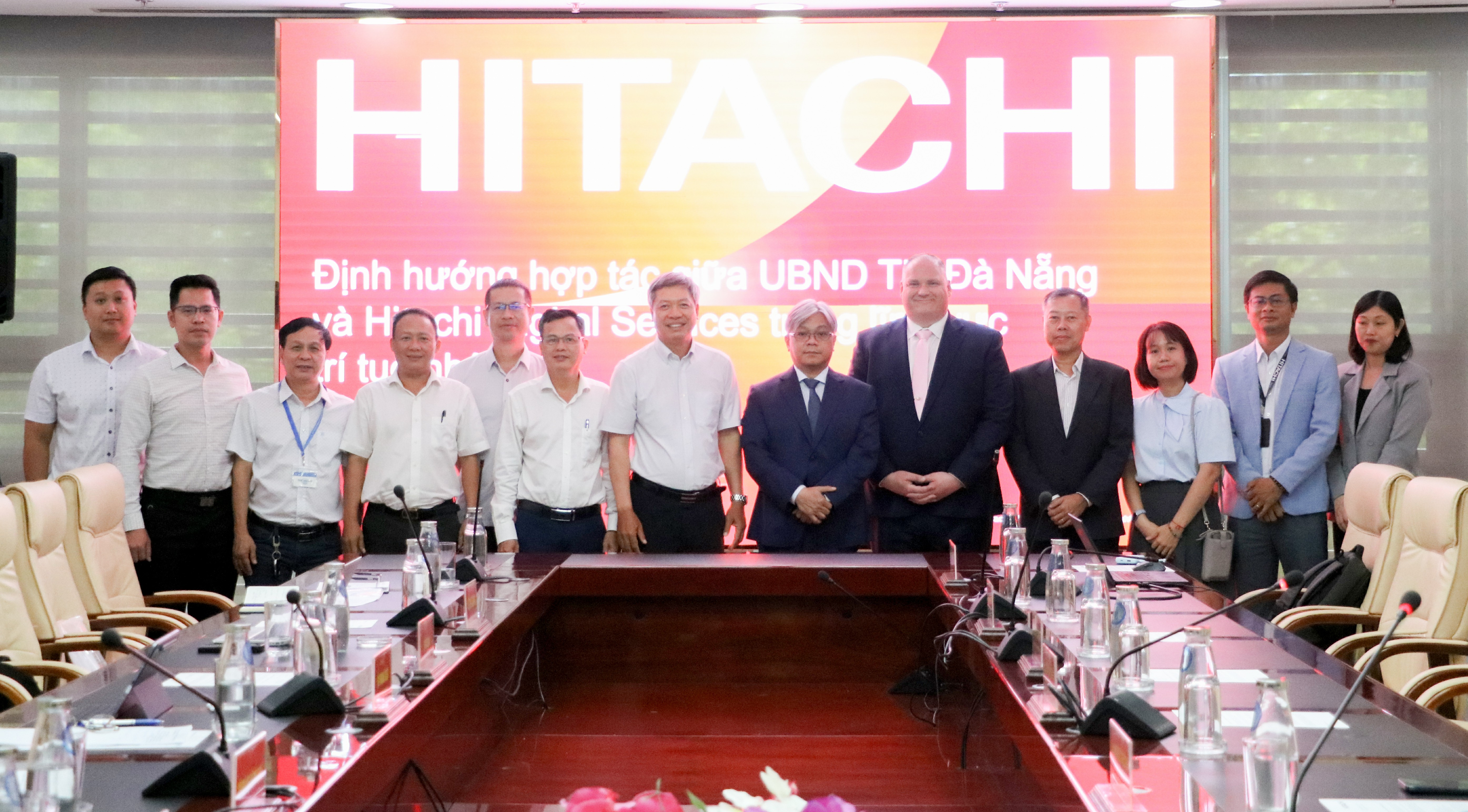 Đà Nẵng và Hitachi trao đổi định hướng hợp tác về AI, đô thị thông minh